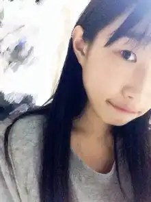 13岁漂亮女孩
