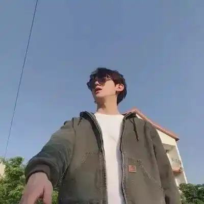 个性男生头像听到喜欢的人谈恋爱是什么心情