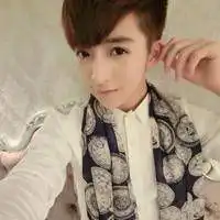 微笑也掩饰心底得悲伤
