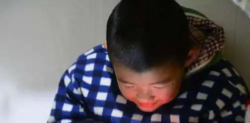 12岁男孩偷偷保存有色图片,还没细看就被发现,家长该怎么做