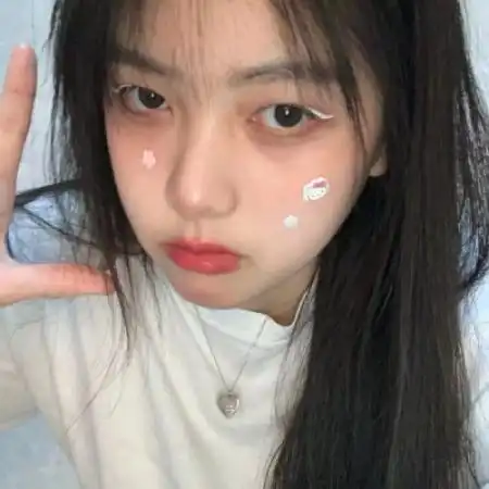 女生qq头像大全,三分孤独七分安静的女生
