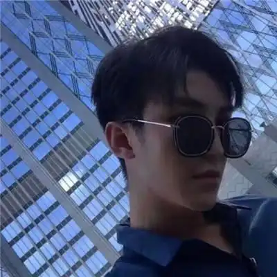 吸引异性的微信网名流露几分慵懒的感觉
