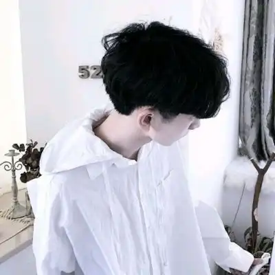男生头像颓废高冷范小哥哥头像
