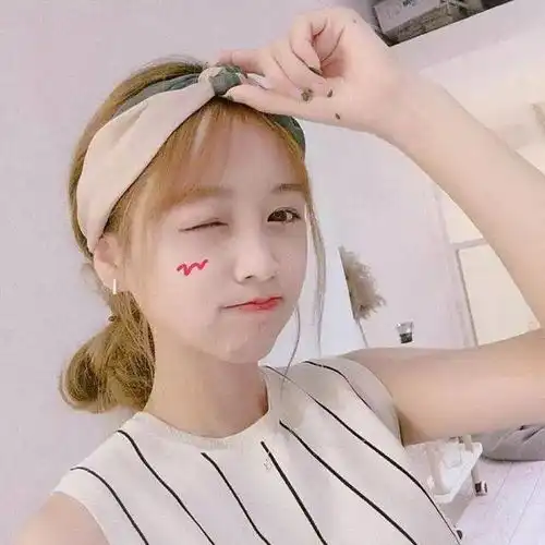 小仙女怎么自拍好看这里有一堆好看的自拍姿势

