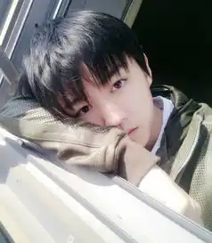 坐王俊凯床被疯狂diss这个戏精网红的ps照骗的能力可比她蹭热度本事儿强多了