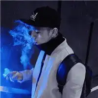 伤感孤独文字男生头像看你一脸颓废
