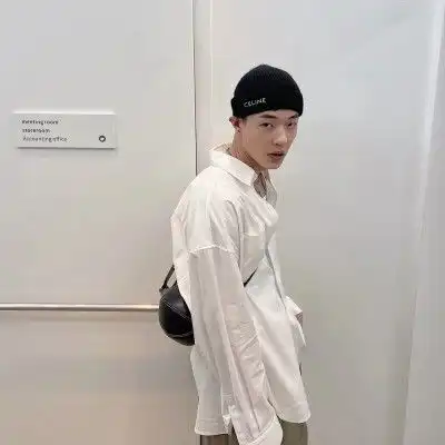 ins超酷男生头像
