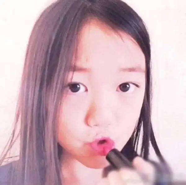 王菲带俩女儿上综艺首秀路透照曝光为何遭网民diss