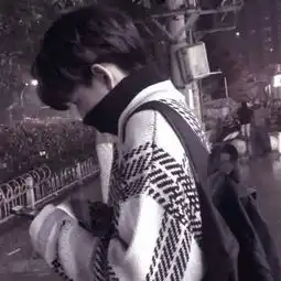 男票打游戏时,还能回你消息,傻丫头你捡到宝了
