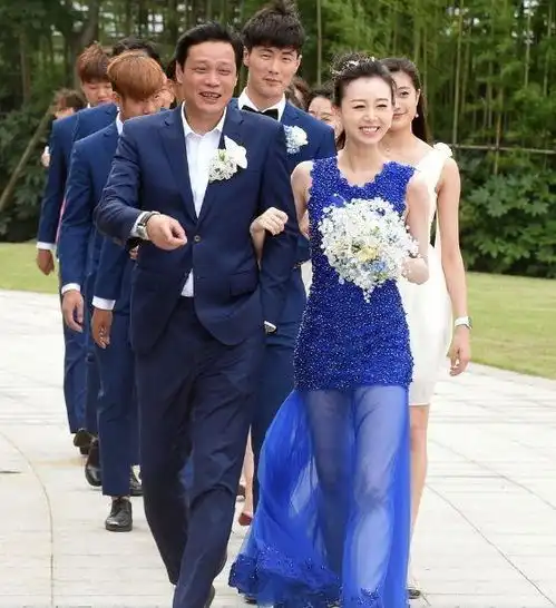 范志毅现状迎娶小17岁娇妻,和女儿成为闺蜜