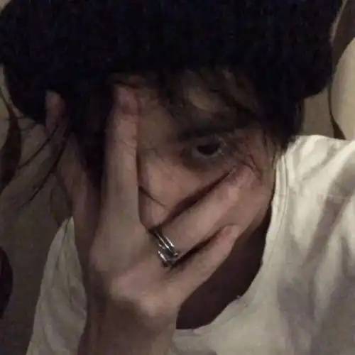 男生头像渐行渐远的预兆是彼此都不想主动
