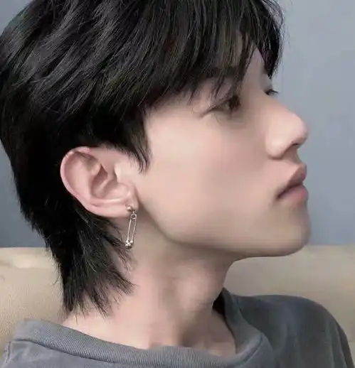 男生头像就算复合也没有之前那种感觉了
