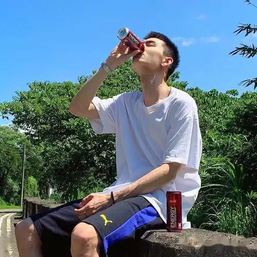 怎么拍照才上相帅哥都是这样摆pose的