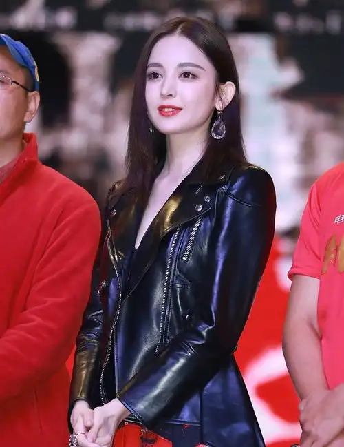 皮衣的诱惑刘雯穿出男友范,娜扎仍似仙女,金卡戴珊最霸气