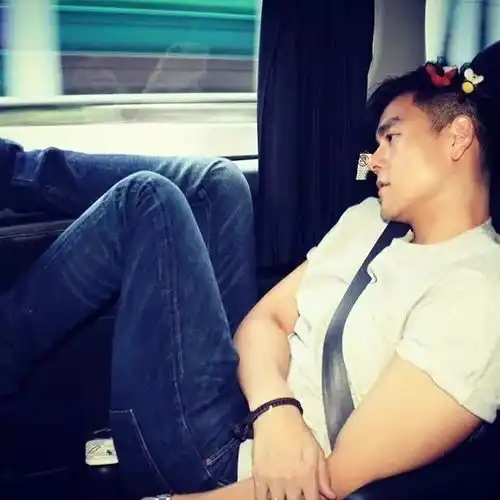 彭于晏微博狂秀肌肉,训练视频遭曝光,妹子们忍不住了...