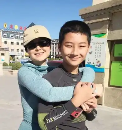 .当年,正挤地铁的张磊,手机突然提示到账147万,没多久,又到账1500万他转身冲进公司就把老板炒了,感觉自己终于牛了一回腾讯新闻