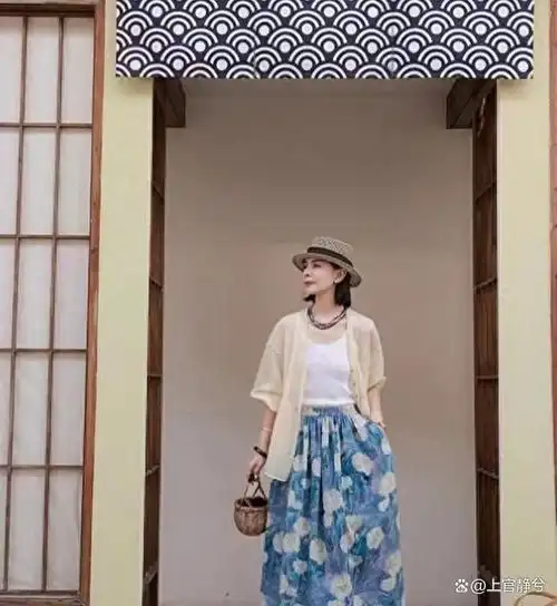 中年女性,别再说胖穿不了衣服,这些遮肉显瘦的穿搭攻略了解下
