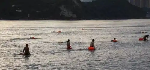 4名15岁少年溺亡悲剧4个家庭支离破碎,为何溺水事件频发