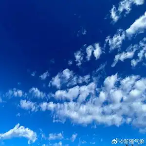 8月28日,降水天气过后,乌恰整个天空放晴,蓝天白云显得格外的清晰,美极了坐标手机新浪网