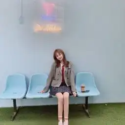 吃鸡遇到撩人小姐姐,小哥直言是坦克,见到真容后神反转
