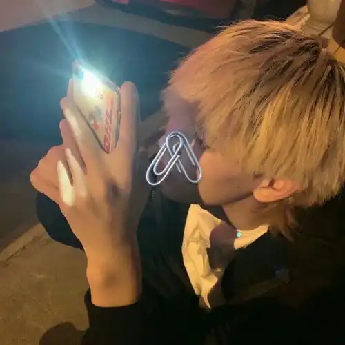 真人男头看起来比较高冷的头像