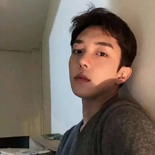 一个真心爱你的男生,会经常有这3种表现,渣男装不出来
