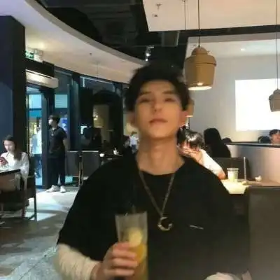朋友圈晒对象的温柔简洁的秀恩爱文案
