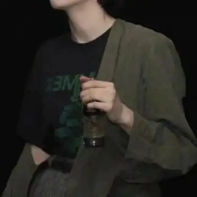 ins优质超酷男生头像
