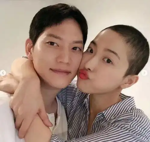 人气美妆博主抗癌2年后离世,相爱6年男友上传最后一封情书每一个清晨与我同在