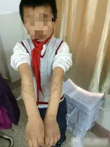 南京虐童事件后续,孩子妈妈去哪儿了我想她