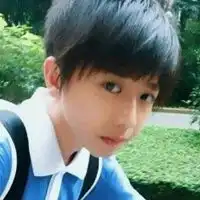 帅气阳光16岁男孩图片男生16岁图片帅气阳光少年自拍
