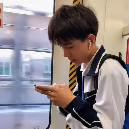 男生头像来世做春风流浪又自由