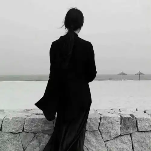 女人这样发,男人看了都沉默
