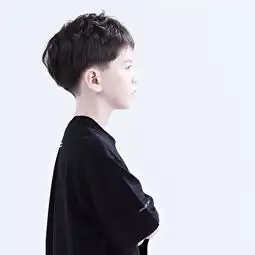 李易峰的大长腿
