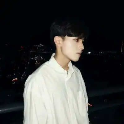 冷酷风格冰冷的让人害怕的男生头像
