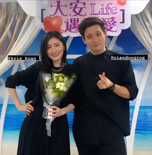 36岁知名歌手国外办婚礼,二婚妻子被嘲小三上位,腹部隆起疑怀孕