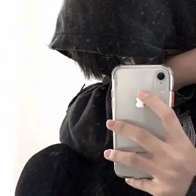 高冷男生头像
