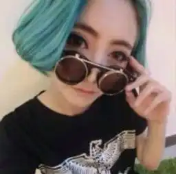 小清新女生头像
