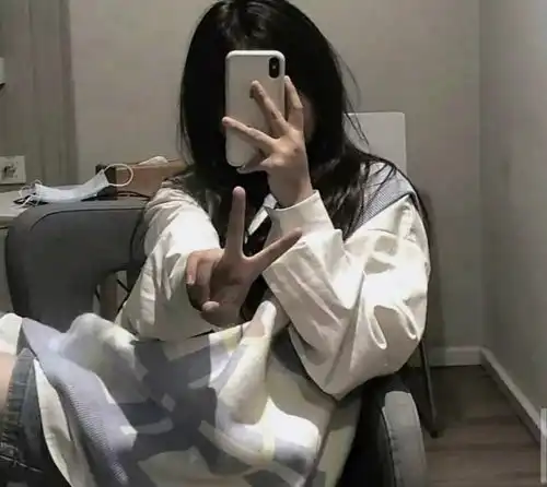 ins不露脸女生头像
