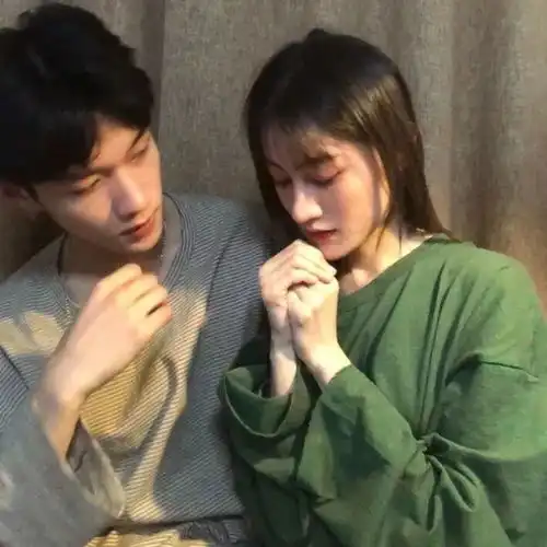 一批超甜的情侣头像
