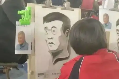 离考试结束只有两分钟,看美术生力挽狂澜,老师看完后佩服