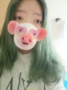 想染头发,皮肤有点偏黄,染粉色还是蓝色