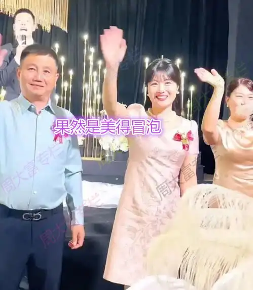 河南最美婆婆火了,气质优雅美得冒泡,家住别墅,丈夫满眼宠溺