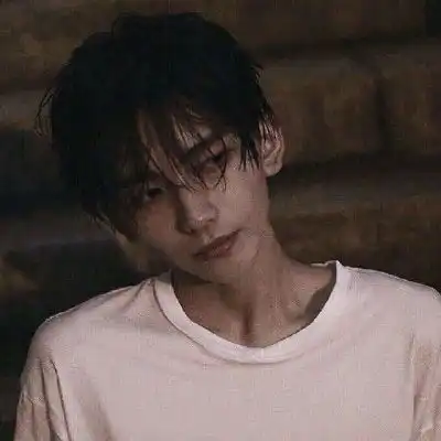 超酷男生头像真人留给那些深爱的人吧
