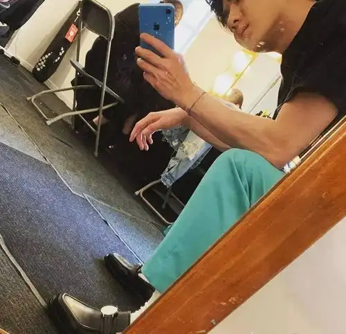 急需自拍攻略的胡歌刘昊然易烊千玺