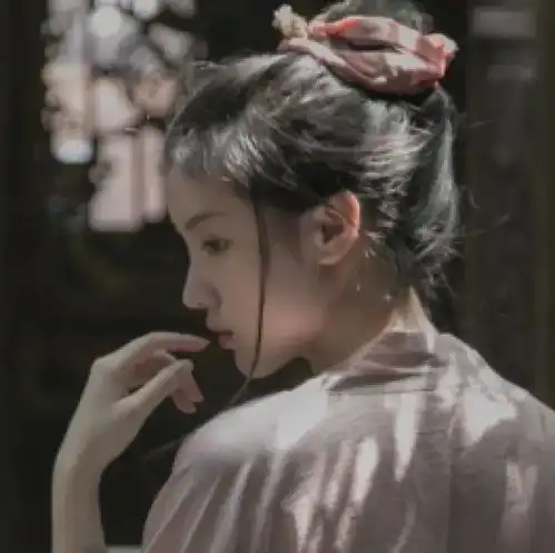 有哪些真人古风小姐姐的头像
