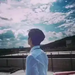 男生背影头像爱自己是终生浪漫的开始