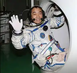 登舱的张晓光