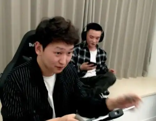 和平精英关于不求人冷宴华,在770七仔前停止争论,不屈服于命运的安排