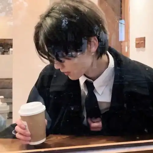 网易云音乐热评和男生头像
